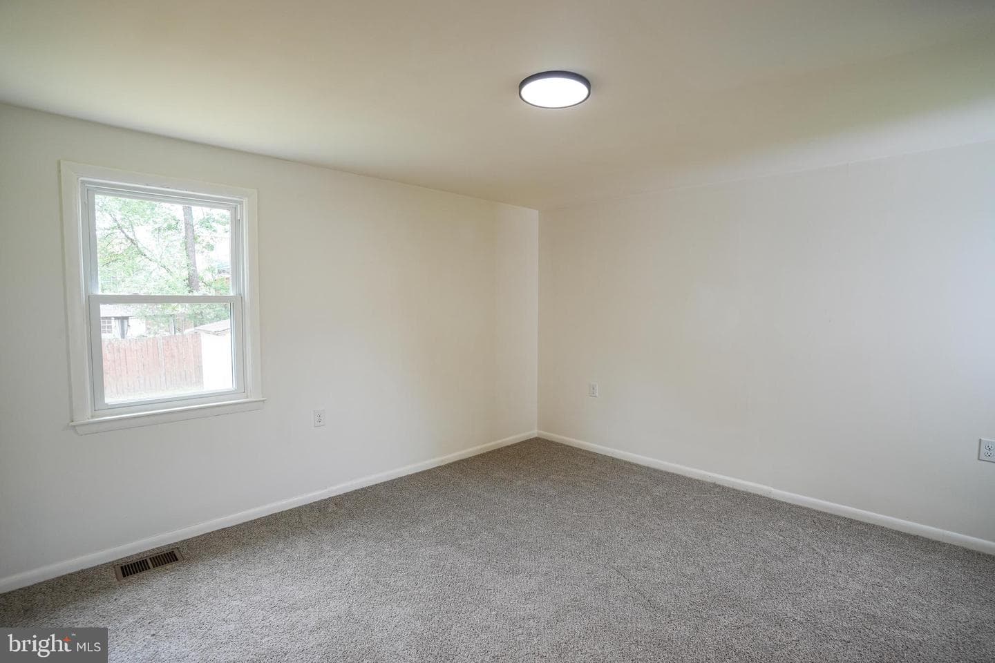 632 Watson Avenue photo 9