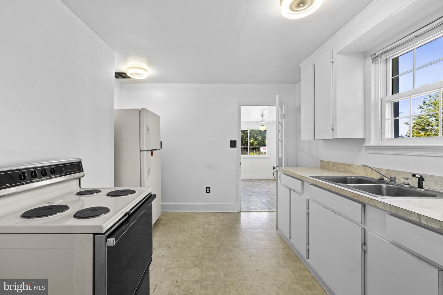 2917 First St photo 15
