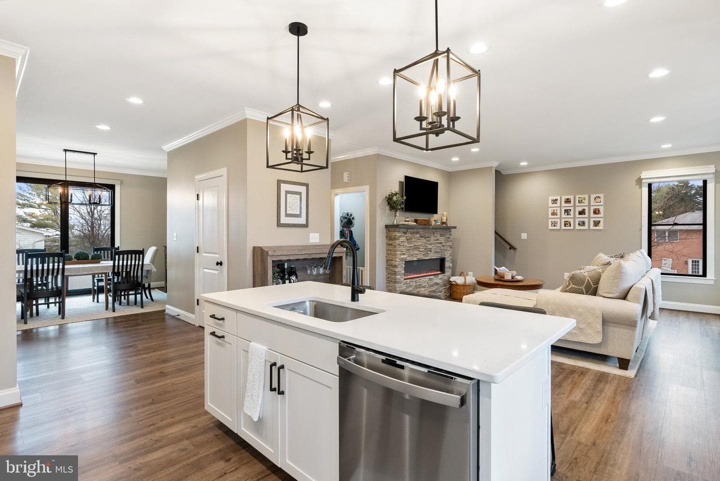 2532 Middle Road photo 15