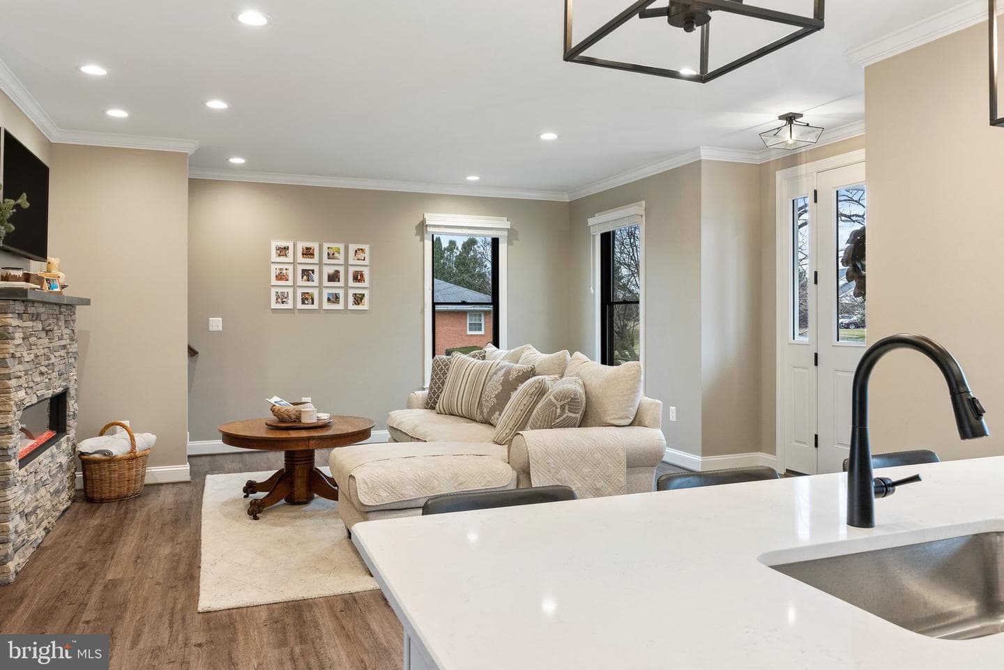 2532 Middle Road photo 18