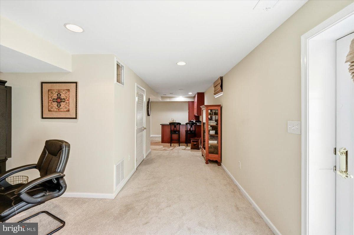 926 Meadow Court photo 45