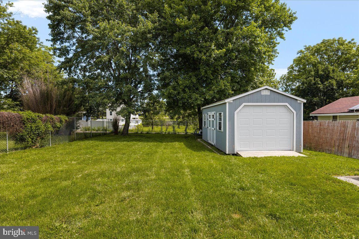 1044 Orchard Avenue photo 19