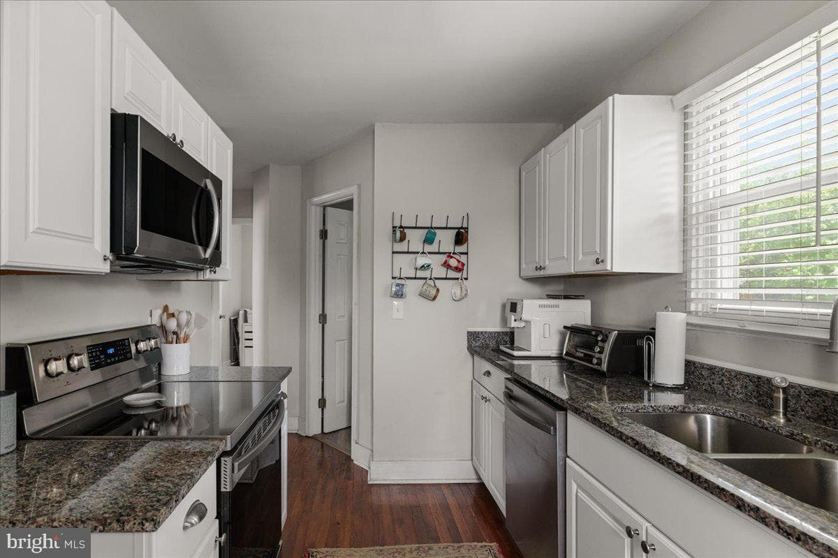 1044 Orchard Avenue photo 8