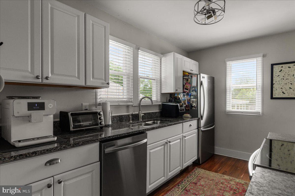 1044 Orchard Avenue photo 9