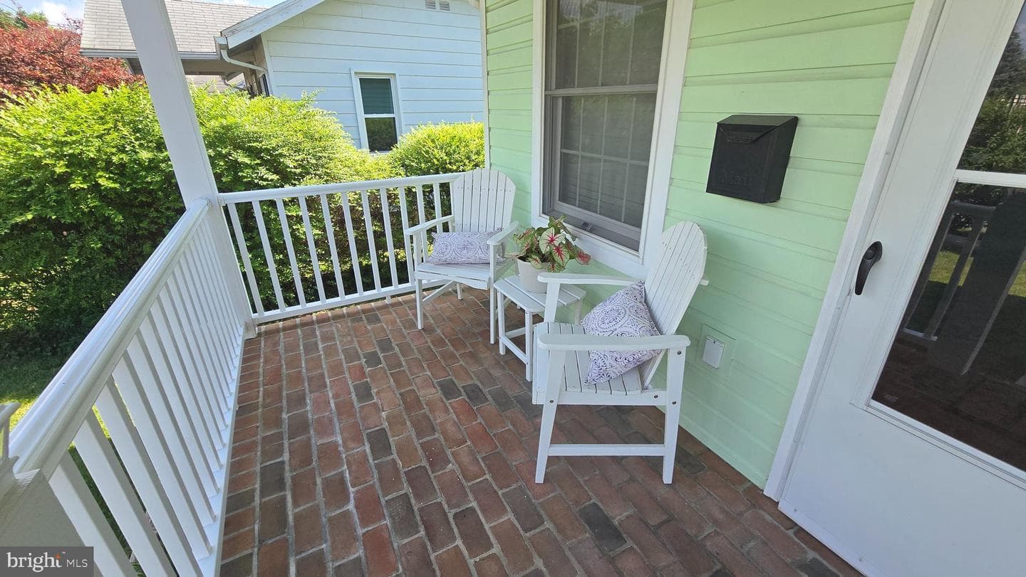 1026 S Kent Street photo 3