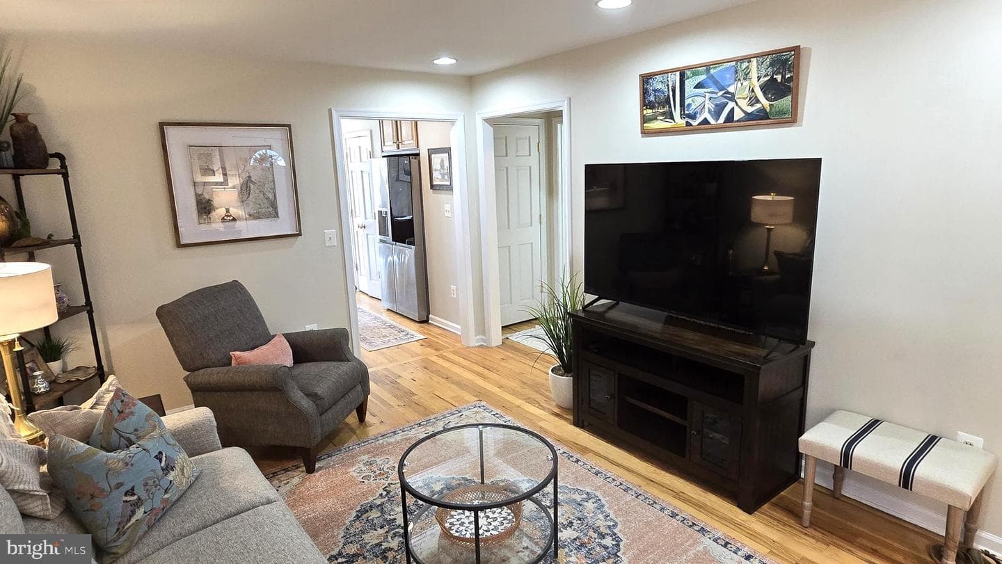 1026 S Kent Street photo 9
