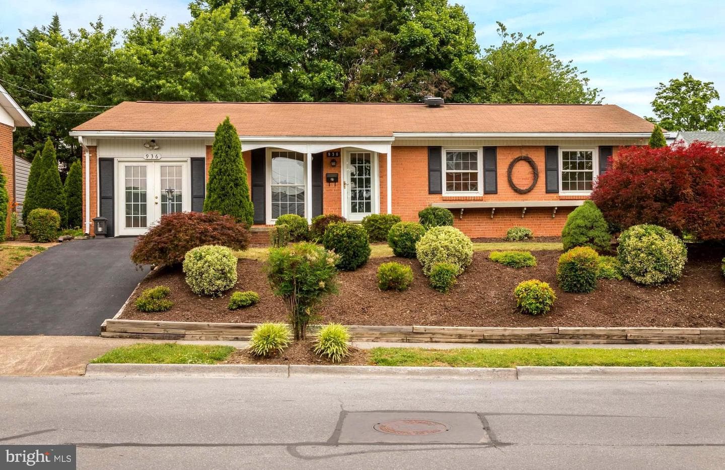 936 Allen Drive, Winchester