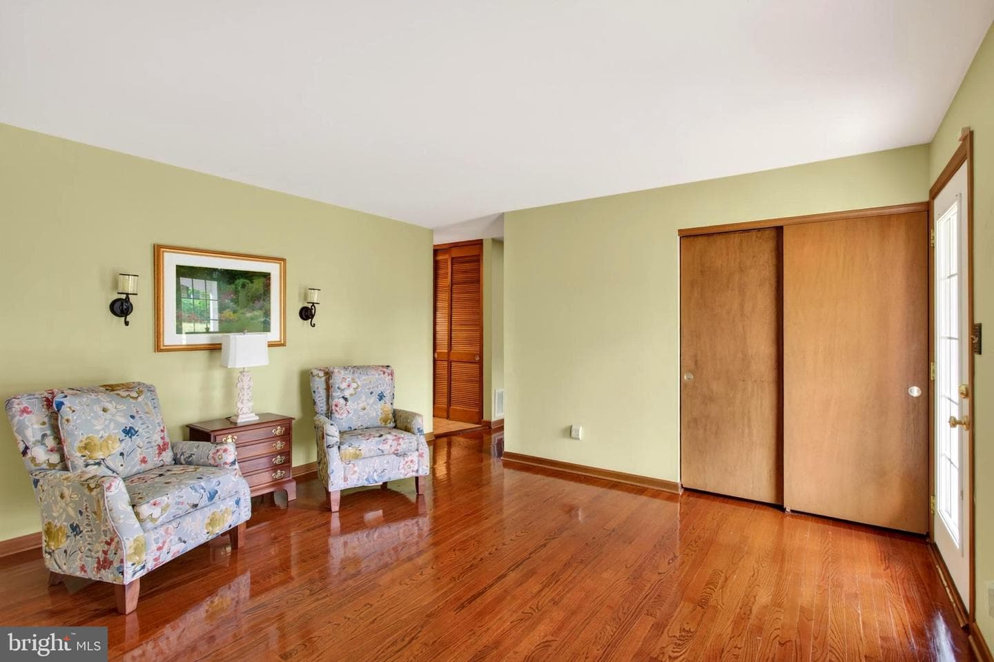 936 Allen Drive photo 4