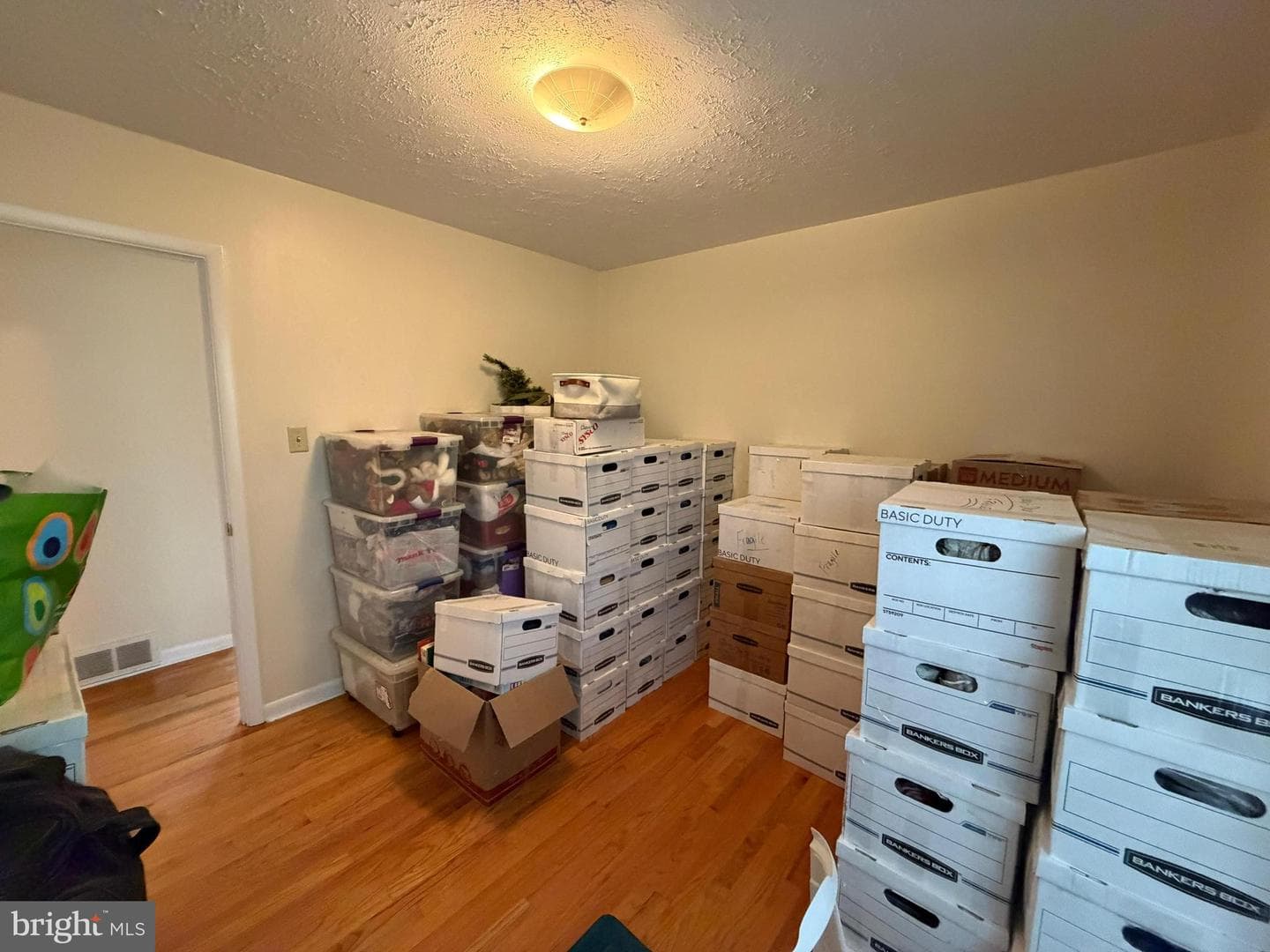 302 Wentworth Drive photo 21