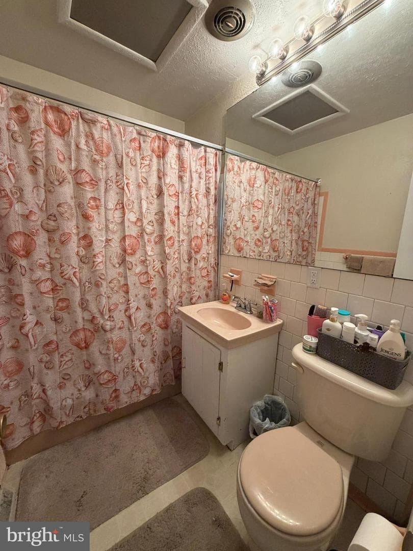 302 Wentworth Drive photo 23