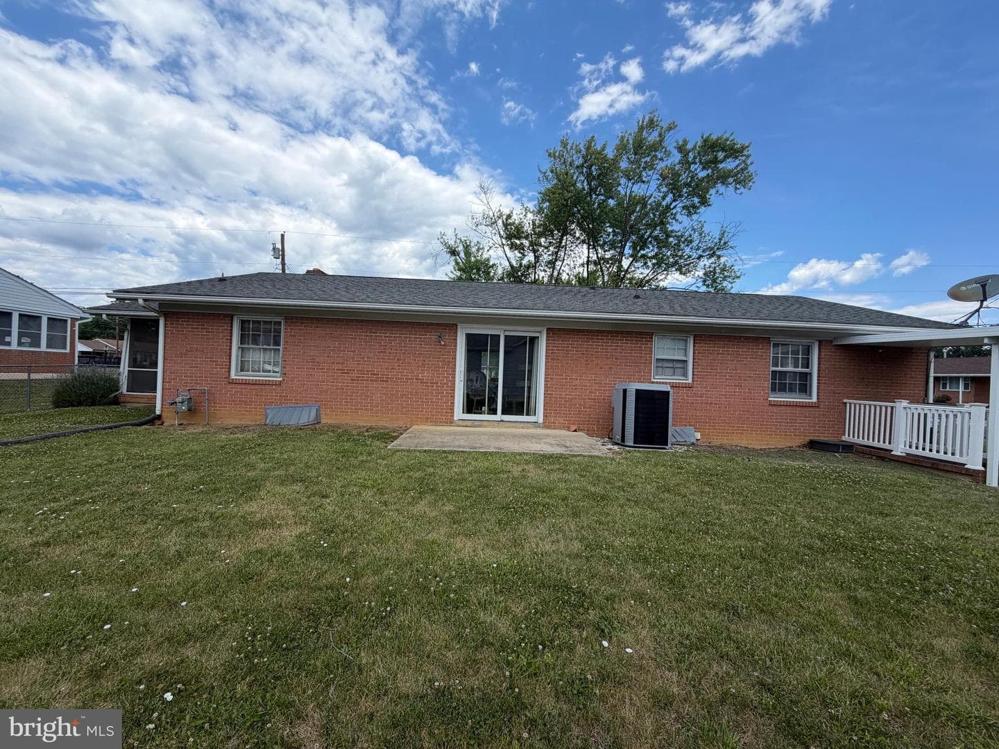 302 Wentworth Drive photo 34