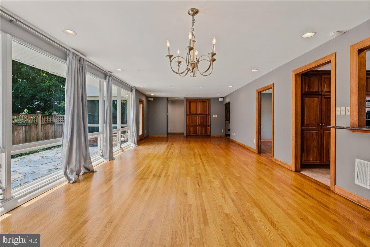 1202 Handley Avenue photo 5