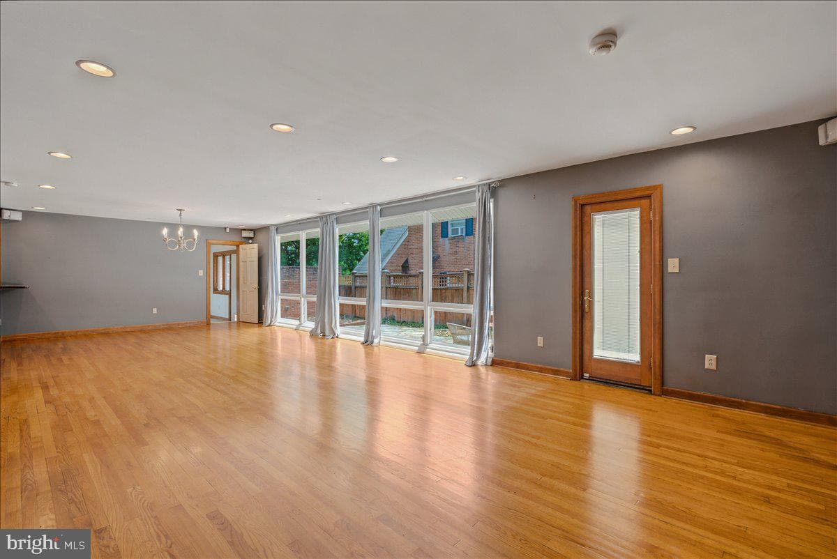 1202 Handley Avenue photo 9