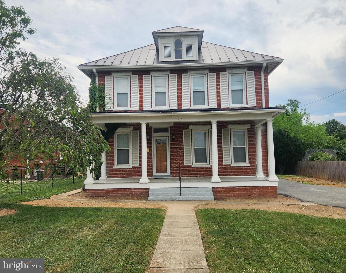 719 National Avenue, Winchester