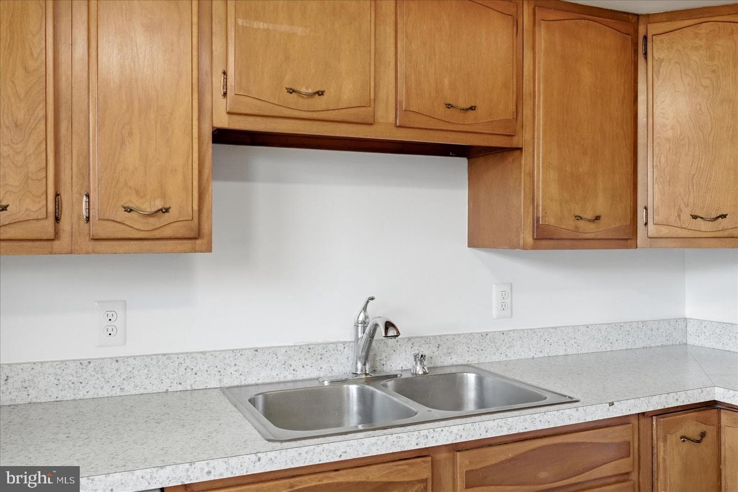 101 Locust Avenue photo 15