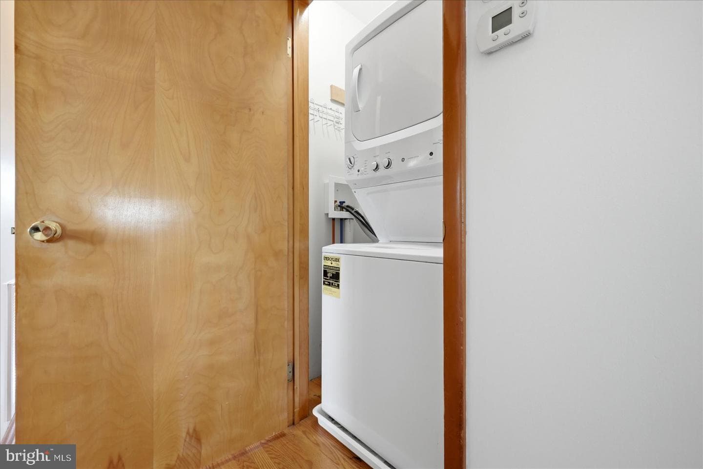 101 Locust Avenue photo 20