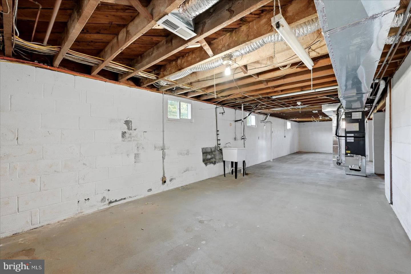 101 Locust Avenue photo 35