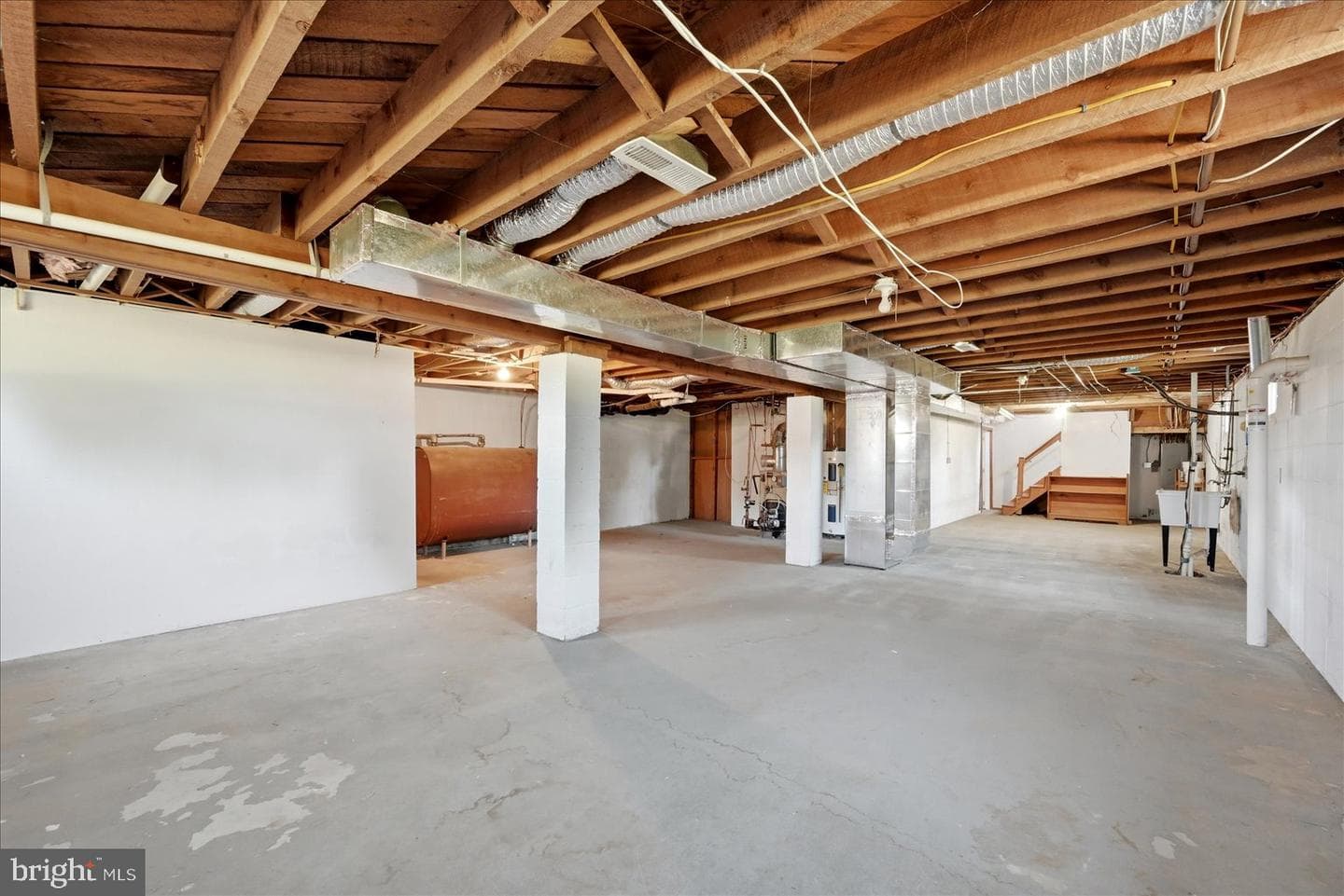 101 Locust Avenue photo 38