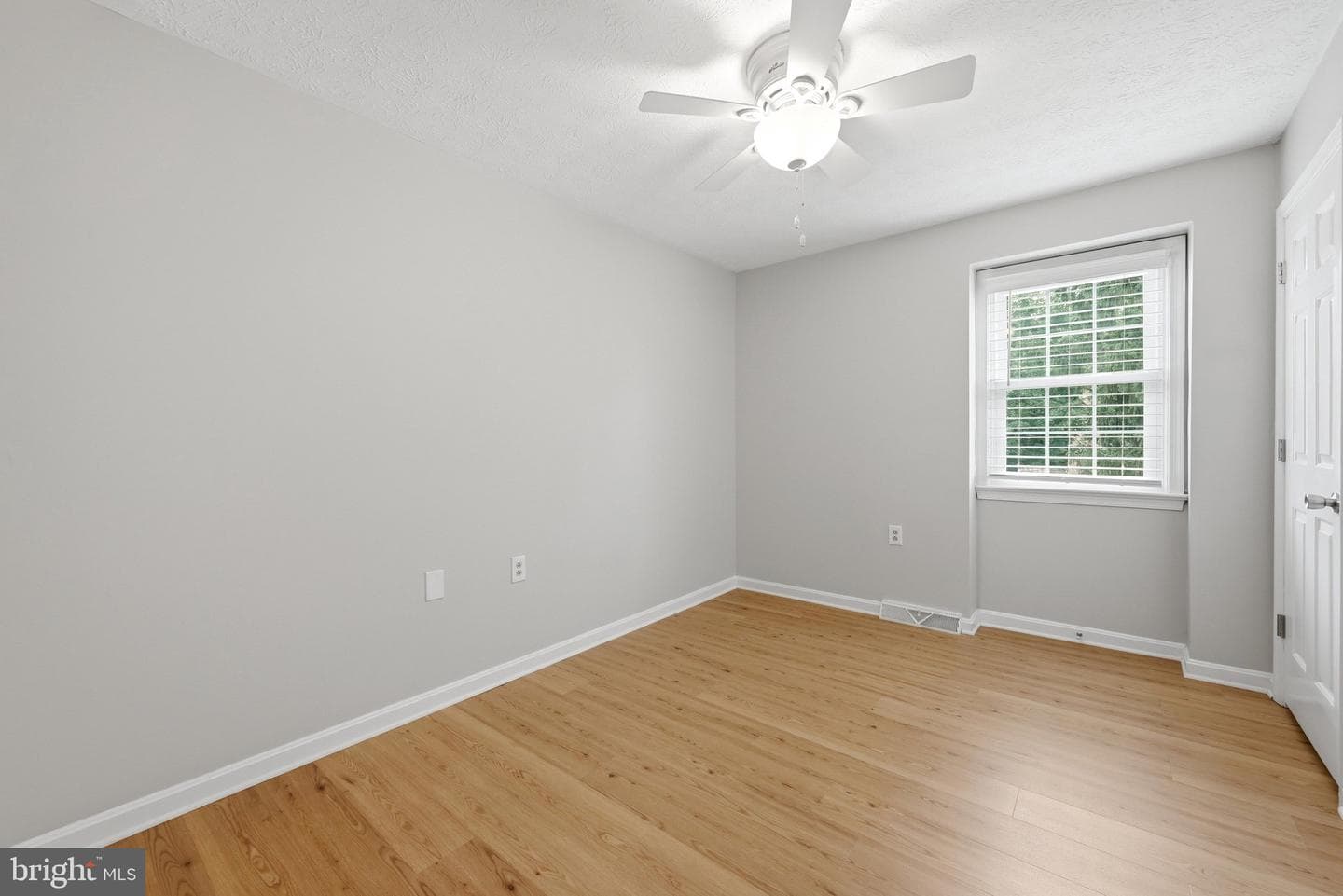 824 Appleseed Court photo 22
