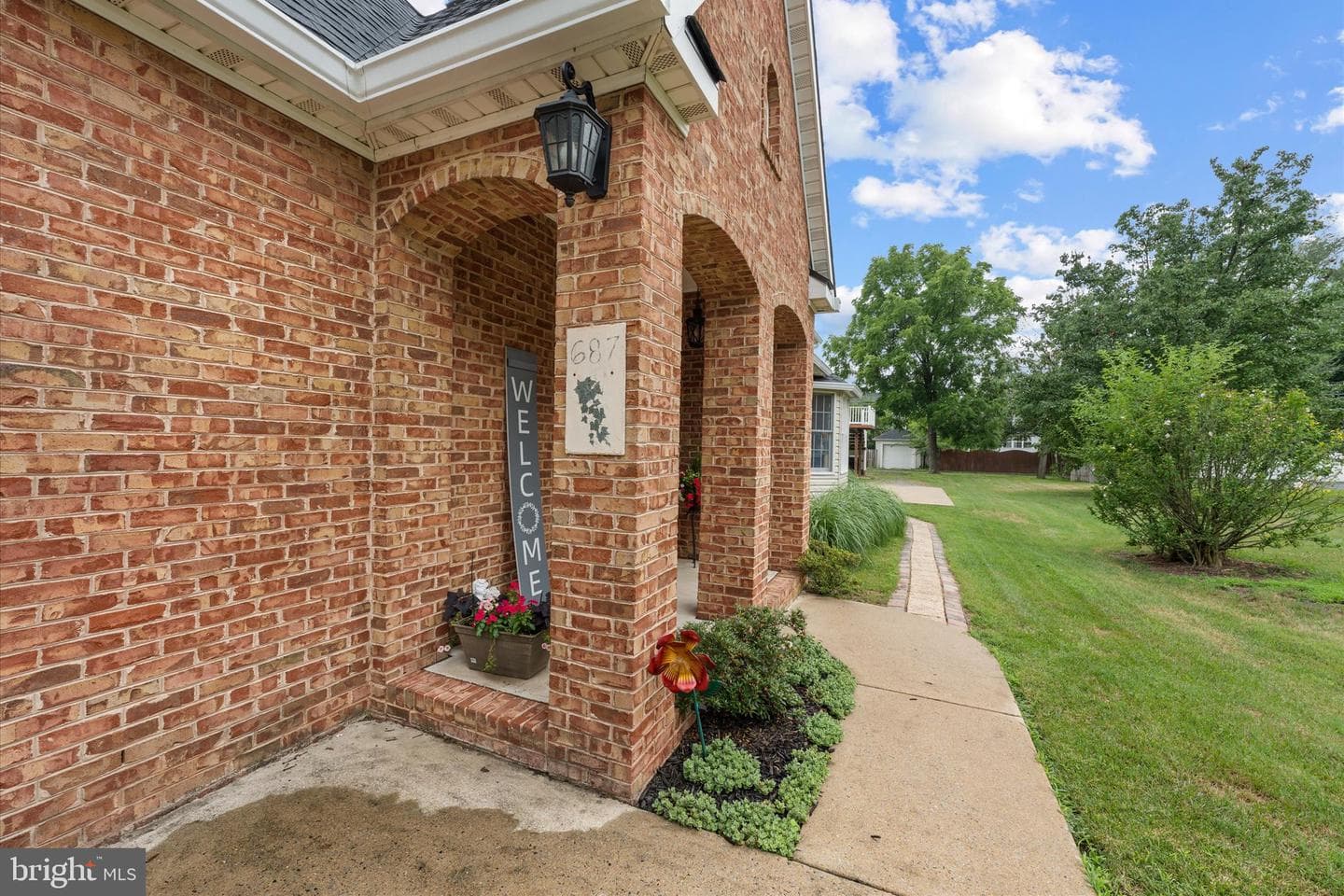 687 Woodland Ave photo 5