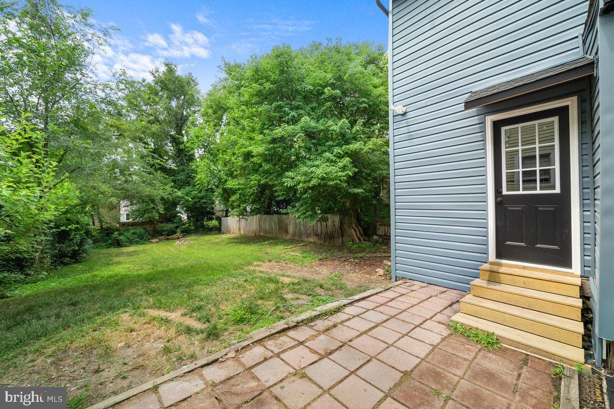 21 E Germain Street photo 33