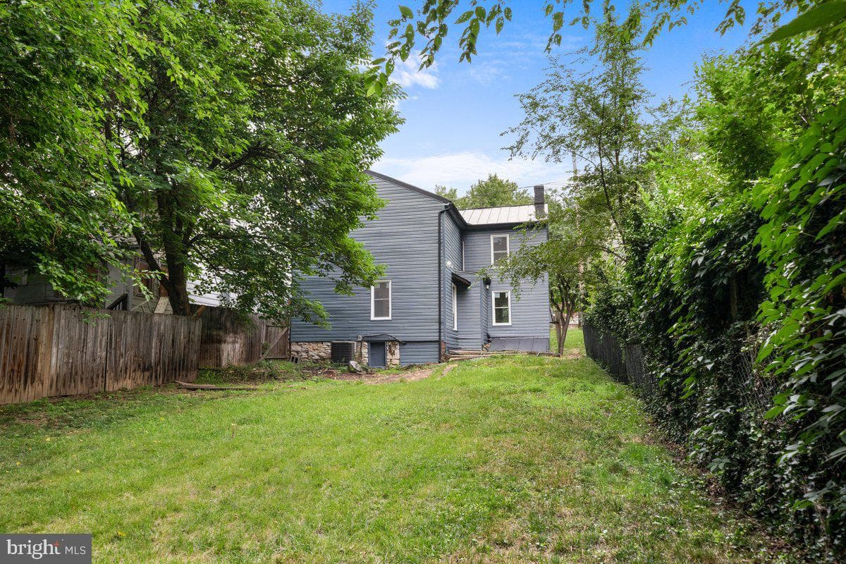 21 E Germain Street photo 34