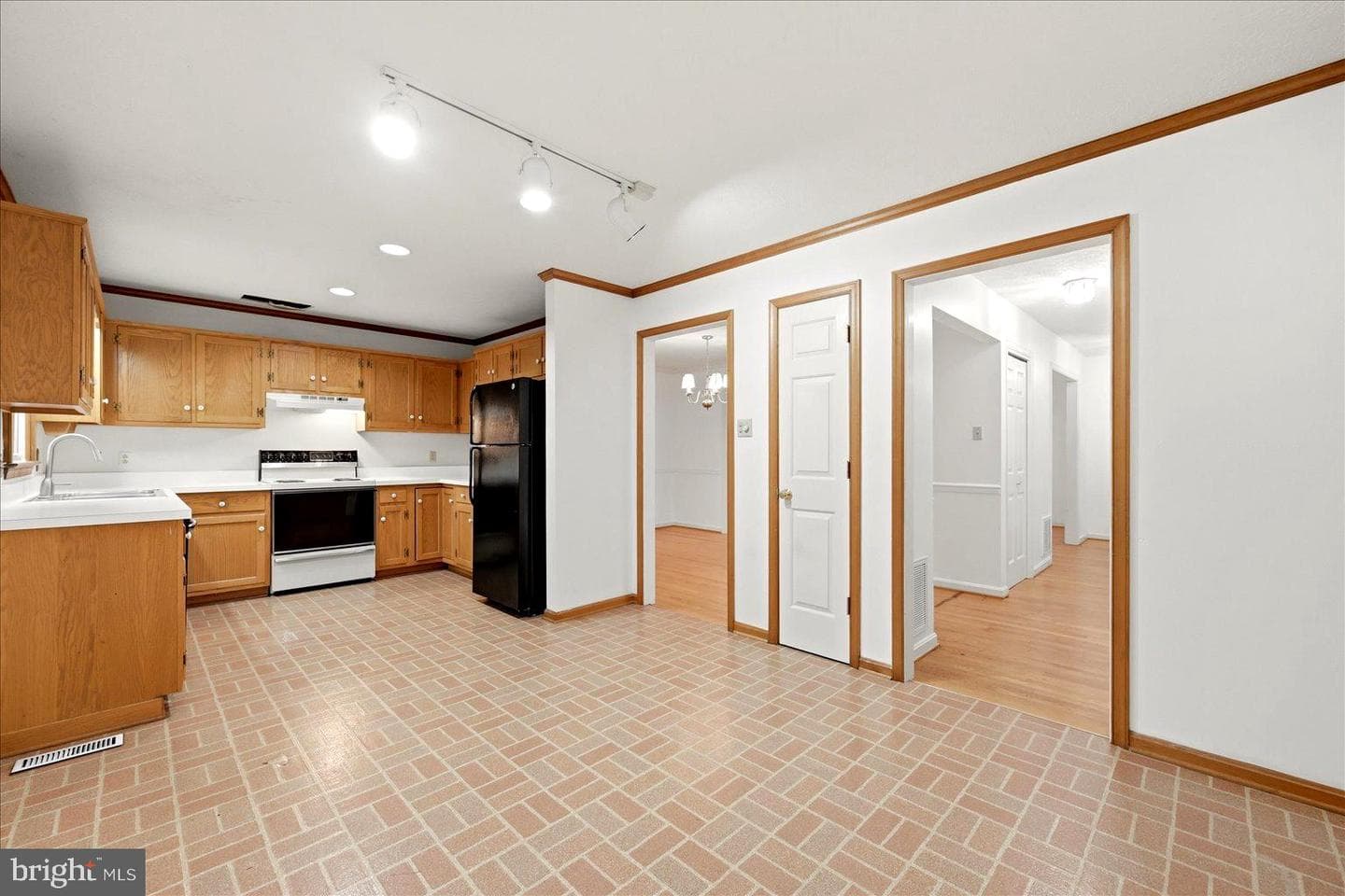 913 Orchard Hill Drive photo 15