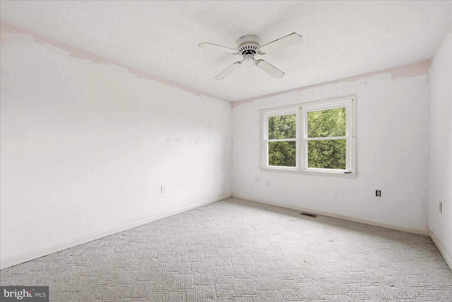 913 Orchard Hill Drive photo 32
