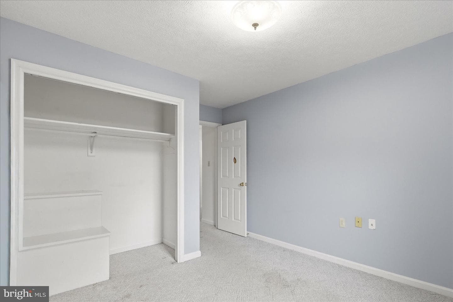 913 Orchard Hill Drive photo 35