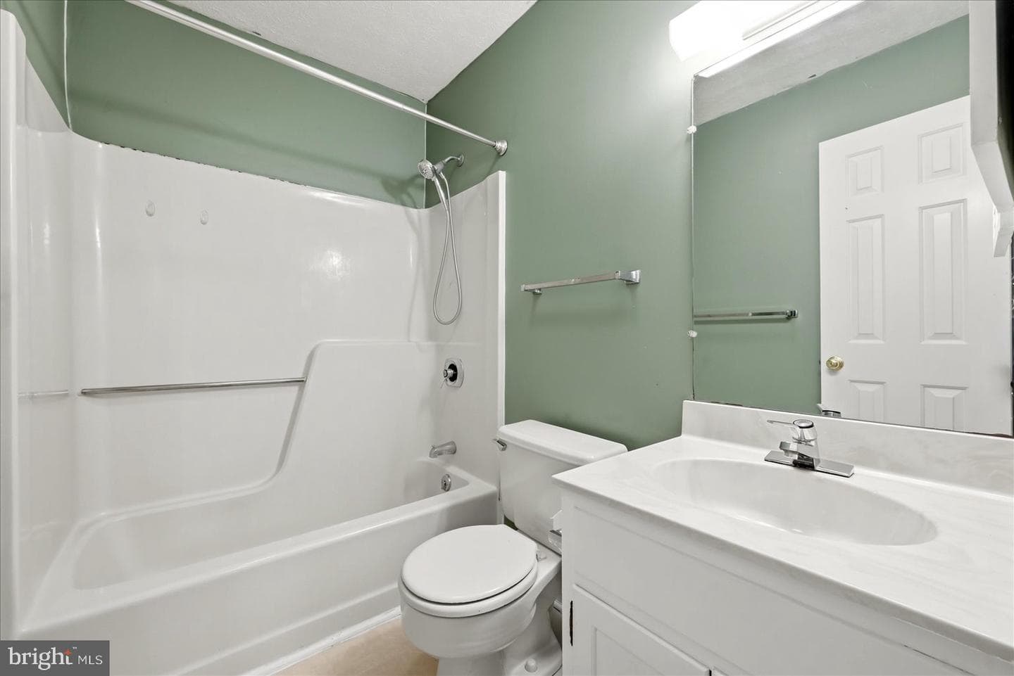 913 Orchard Hill Drive photo 36
