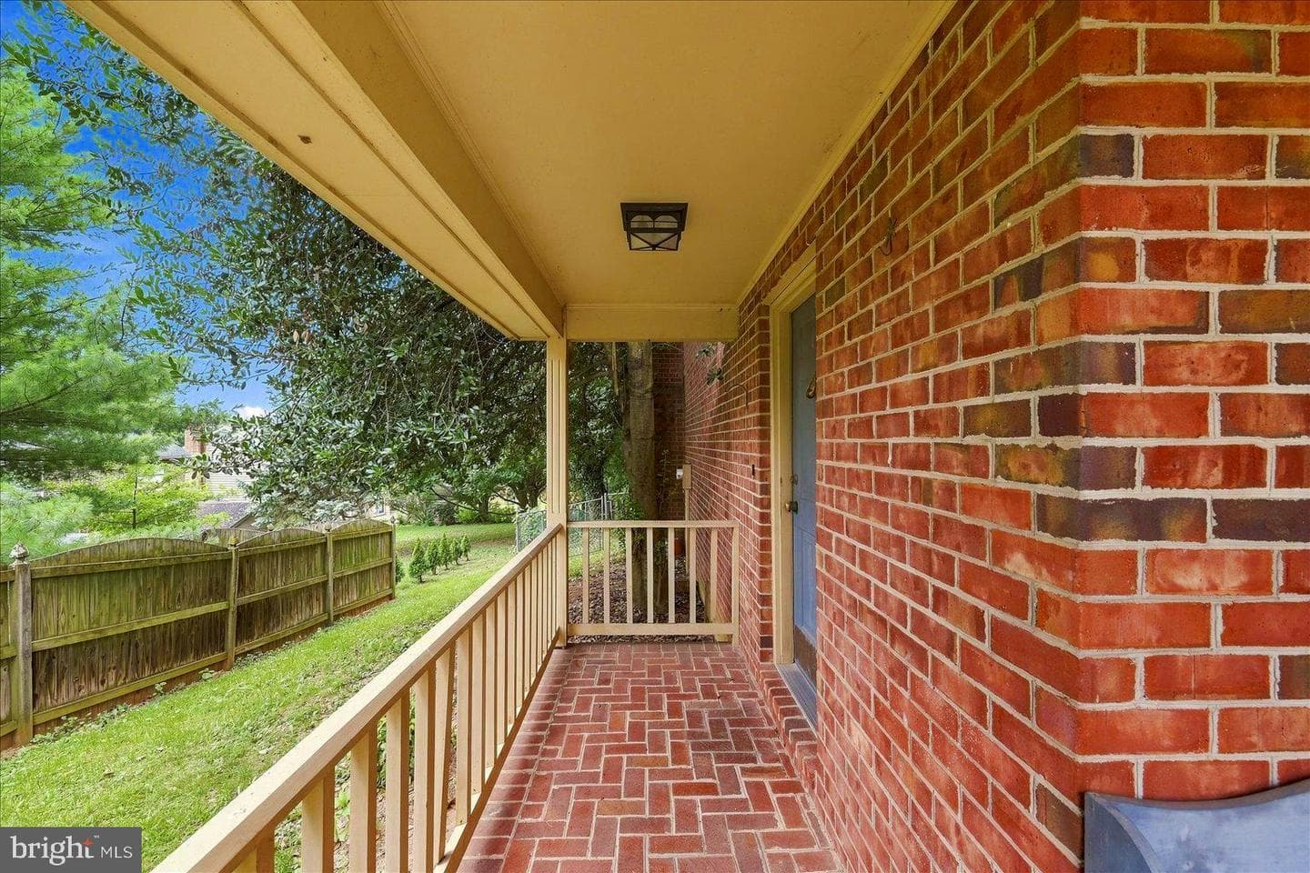 913 Orchard Hill Drive photo 4