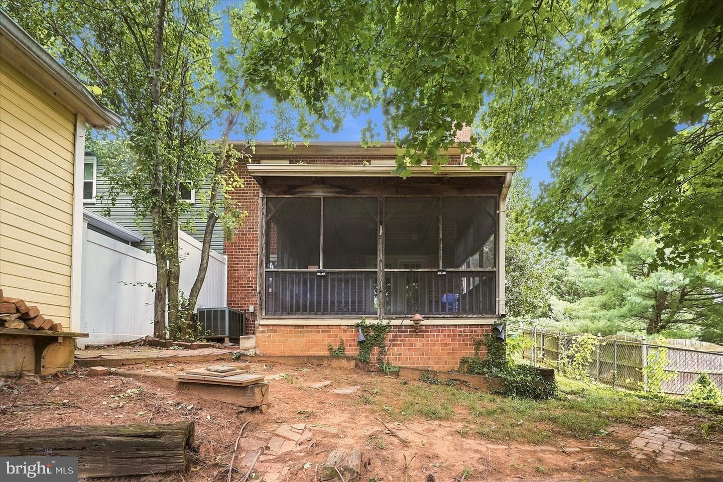 913 Orchard Hill Drive photo 42