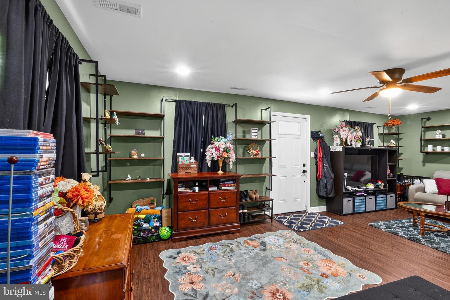 117 E Pall Mall Street photo 1