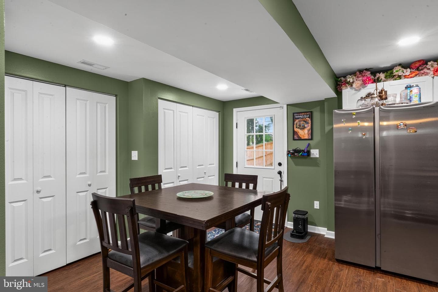 117 E Pall Mall Street photo 10