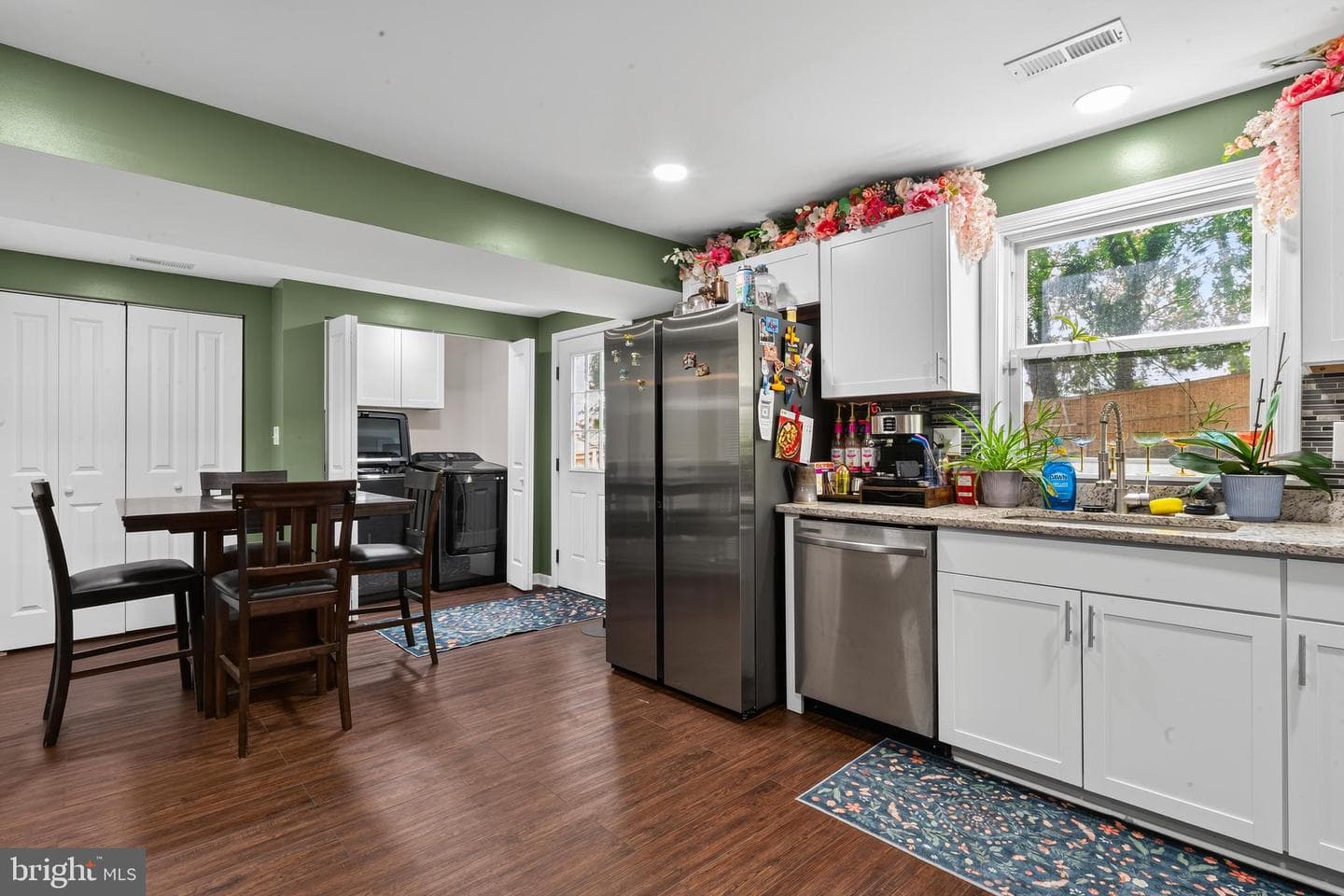 117 E Pall Mall Street photo 11