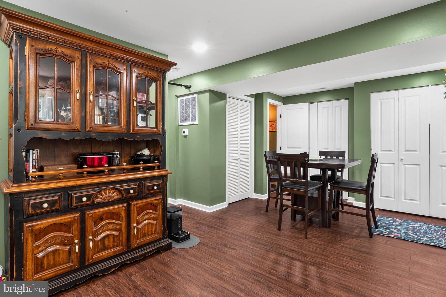 117 E Pall Mall Street photo 14