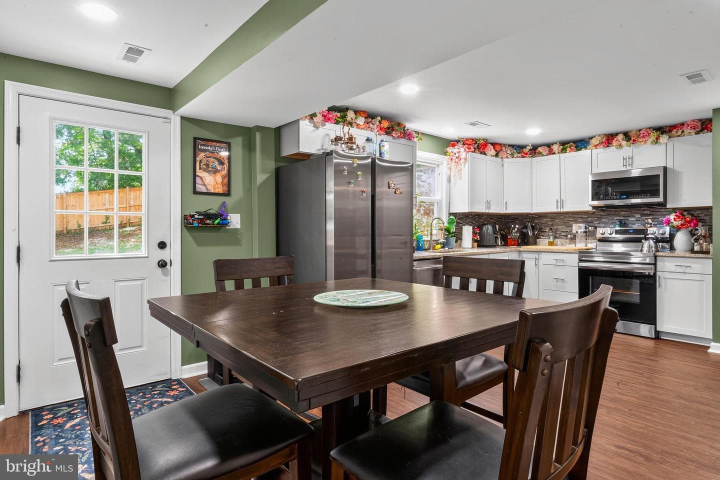 117 E Pall Mall Street photo 15
