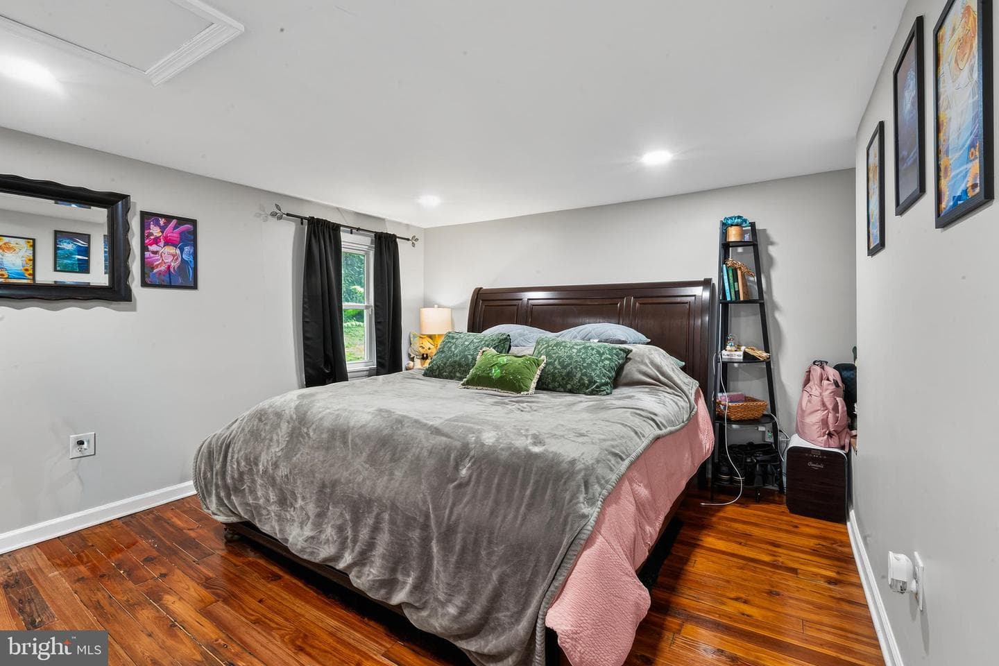 117 E Pall Mall Street photo 22