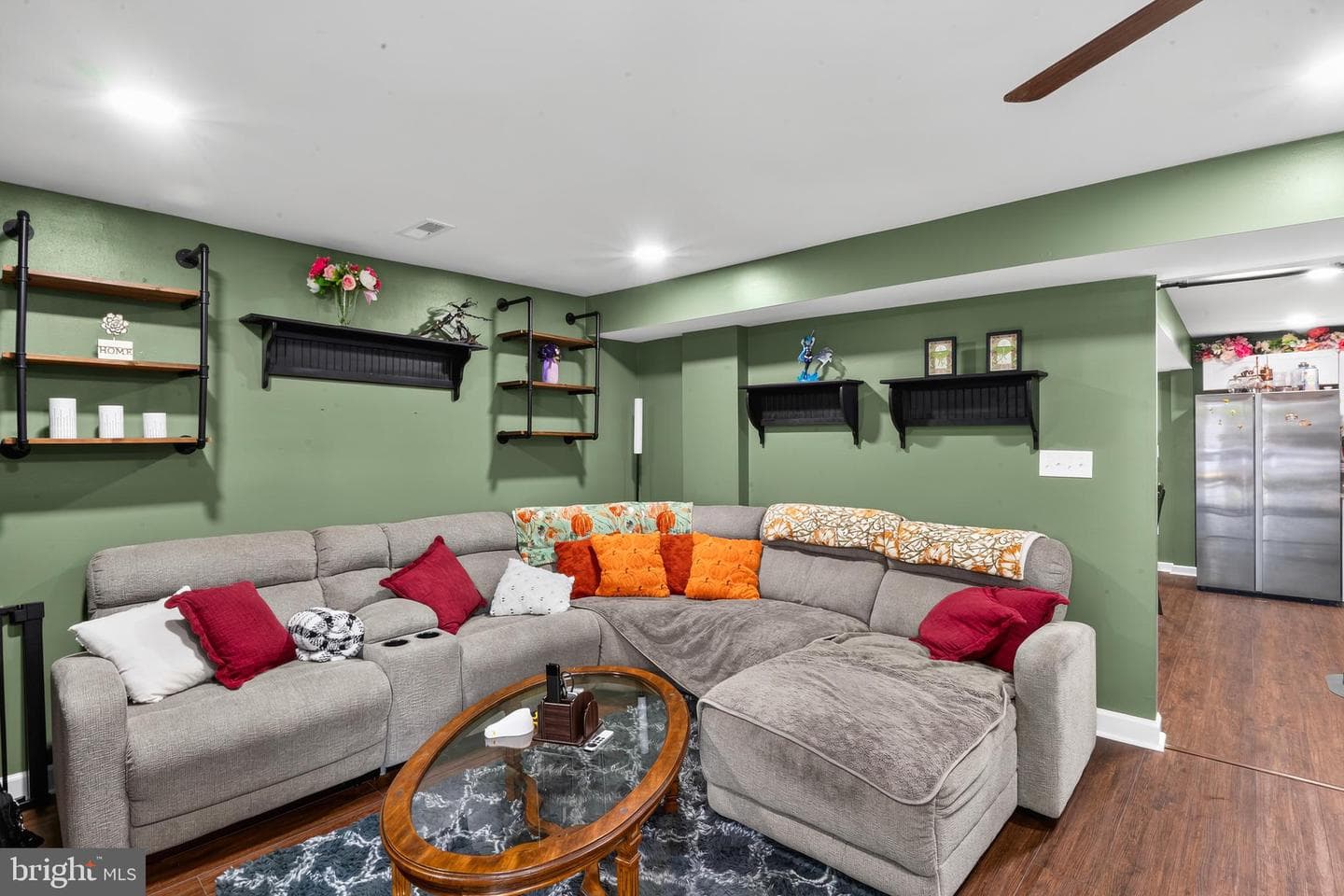 117 E Pall Mall Street photo 3