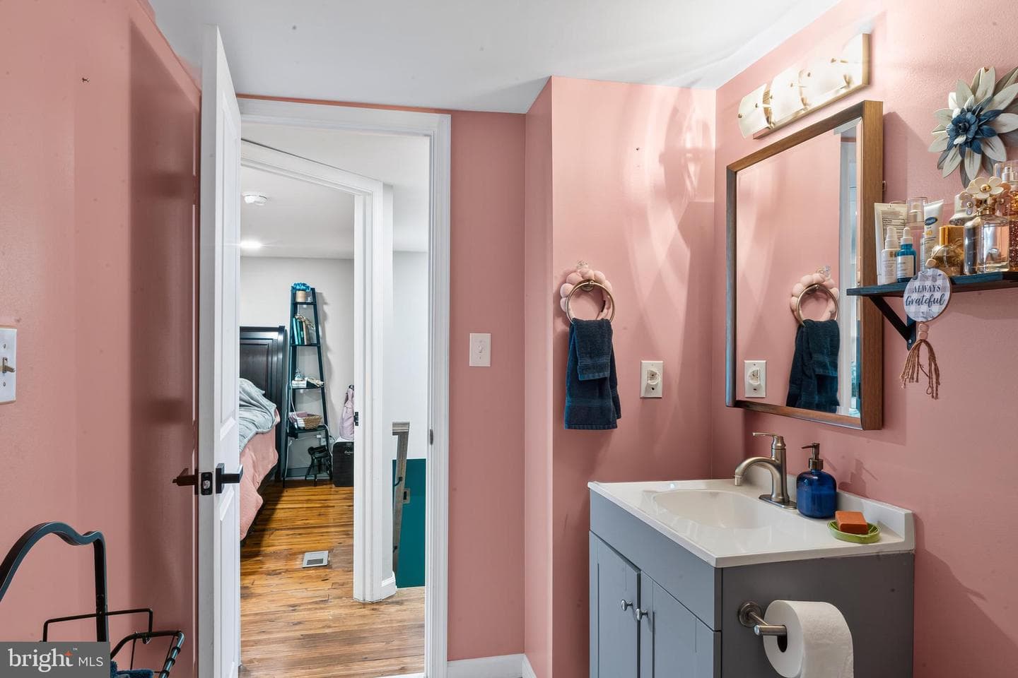 117 E Pall Mall Street photo 31