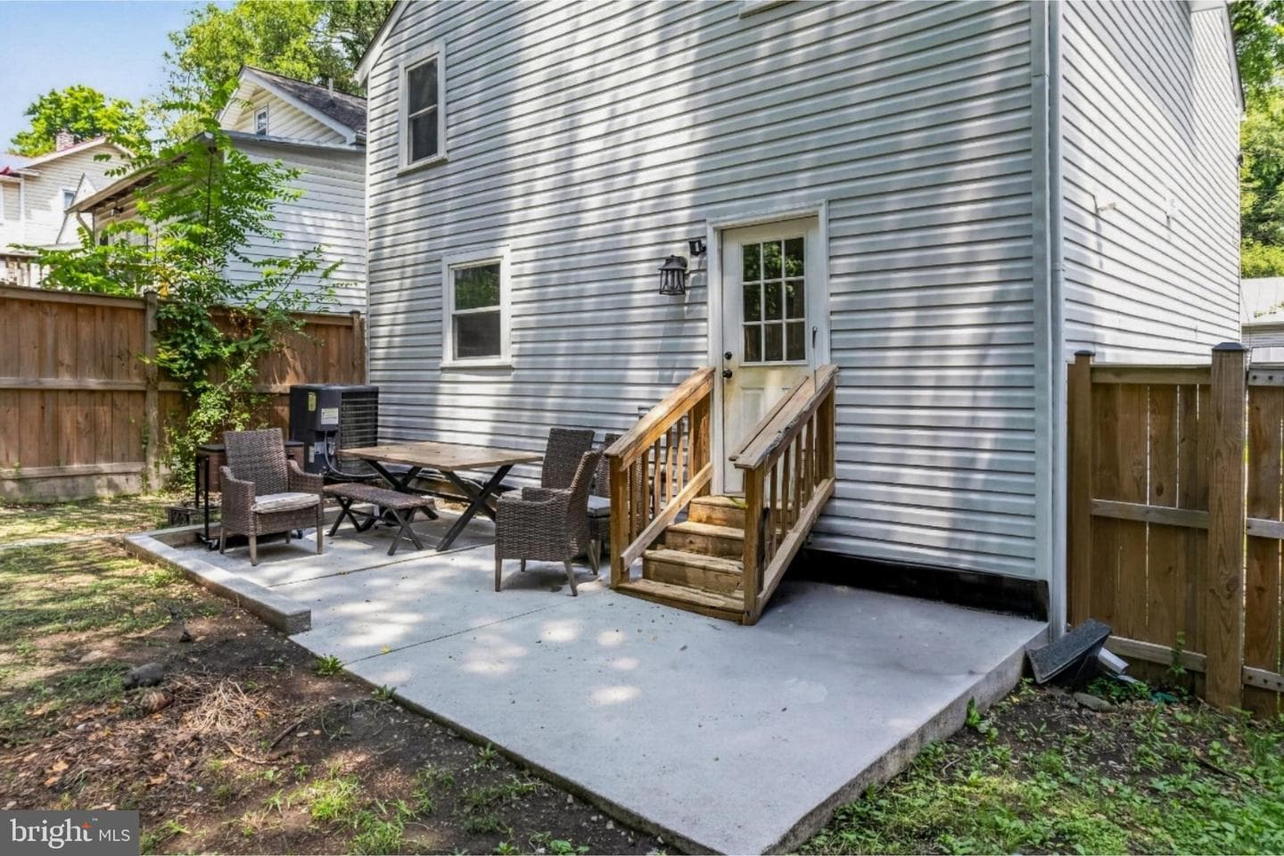 117 E Pall Mall Street photo 40