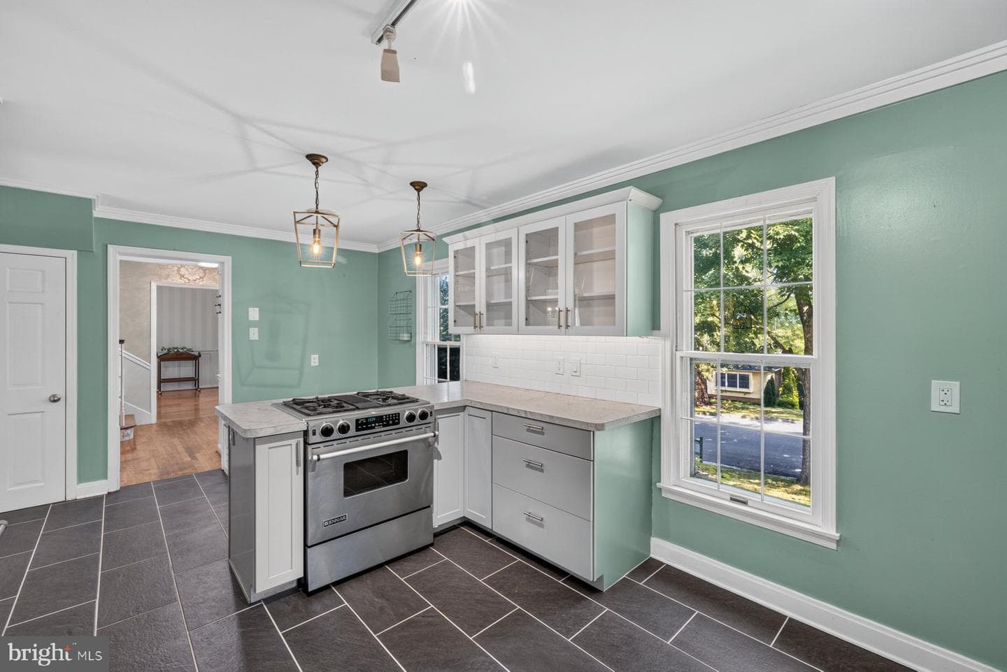 608 Bellview Avenue photo 3