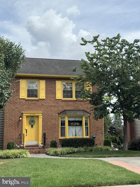 2104 Stoneleigh Drive photo 1