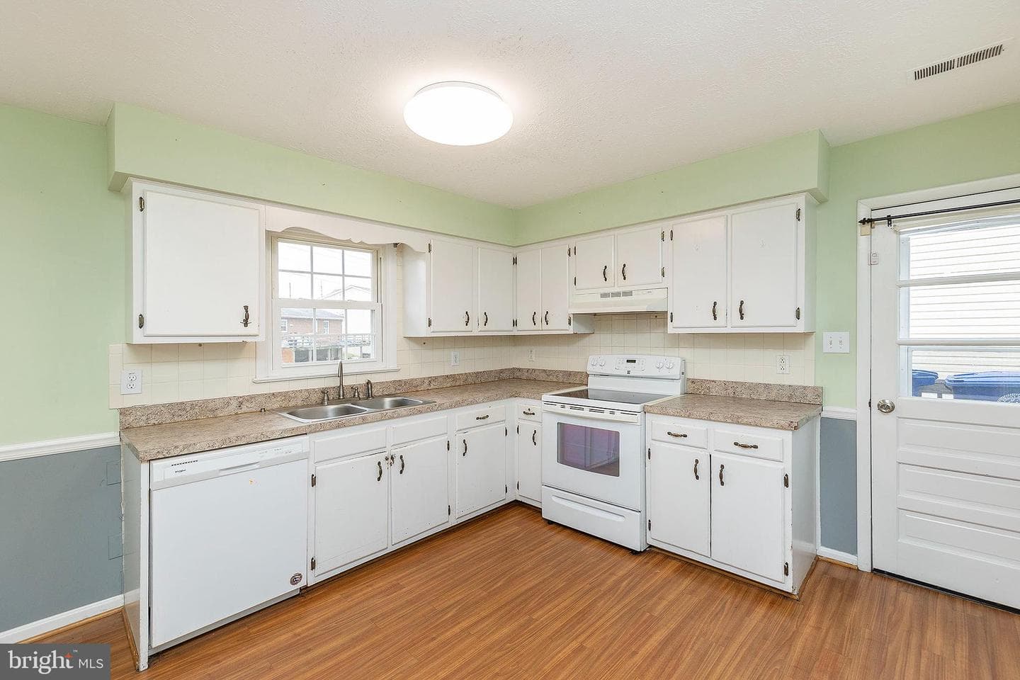 514 Frederick Avenue photo 8