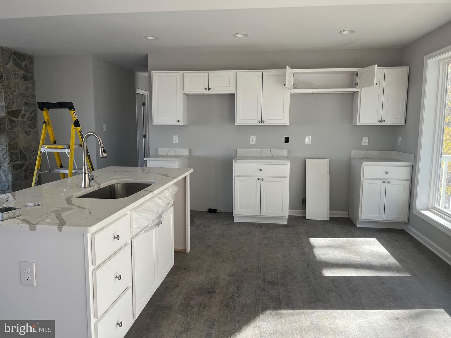 279 Donna Court photo 10