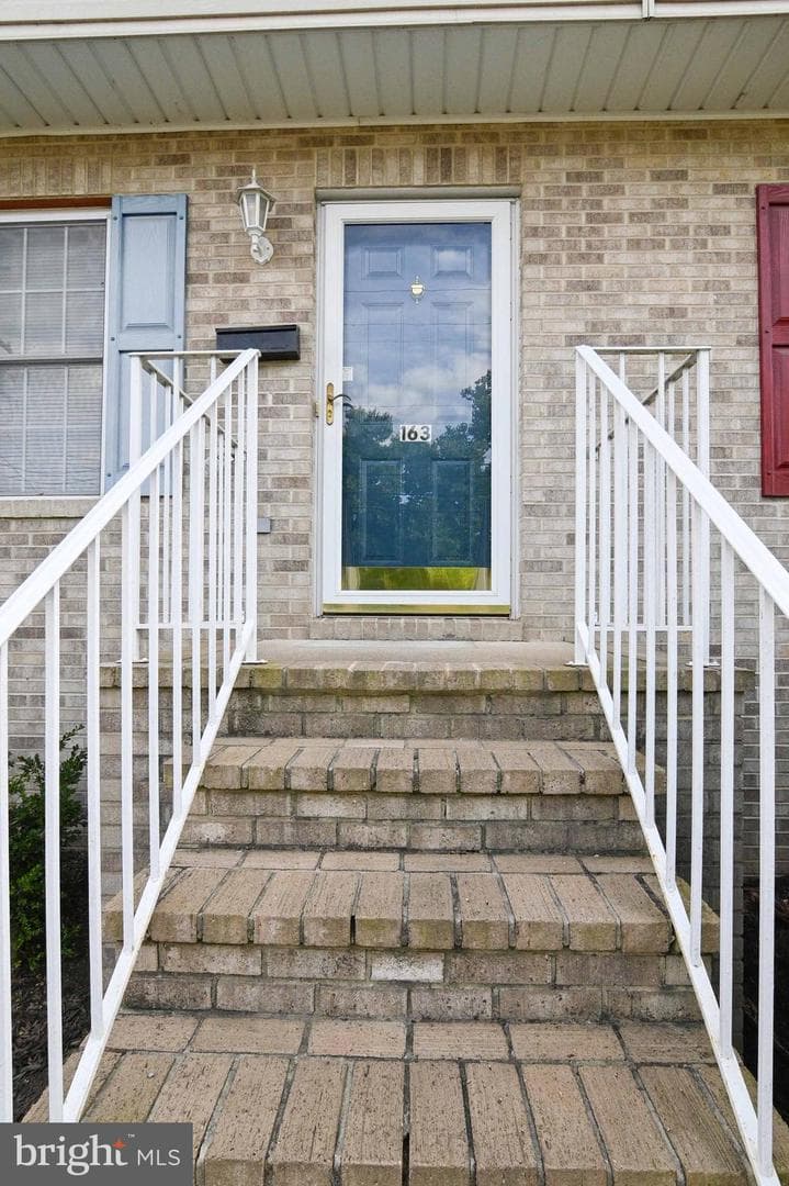 163 W Duck Street photo 28