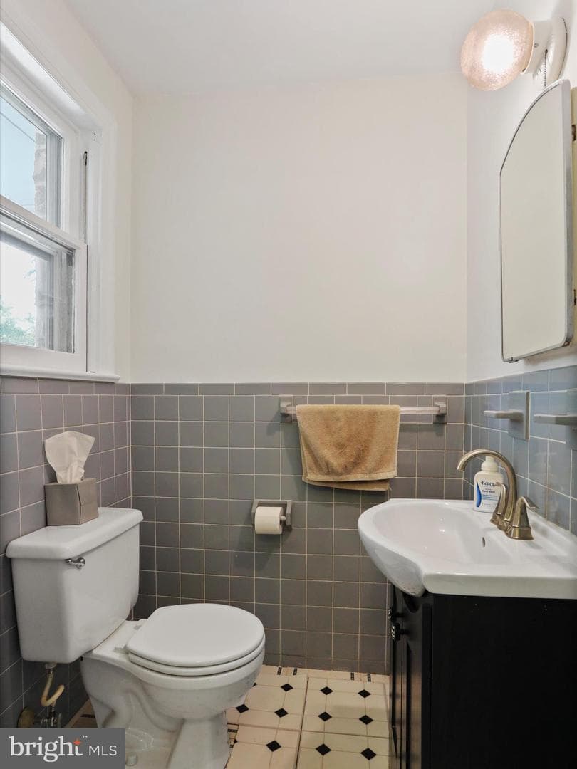 436 W 14th Street photo 17