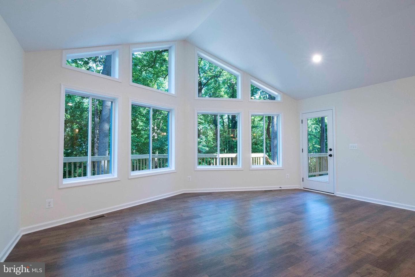 4421 Blue Mountain photo 22