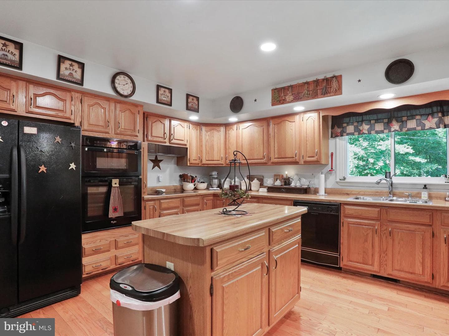 2741 Happy Creek Road photo 10