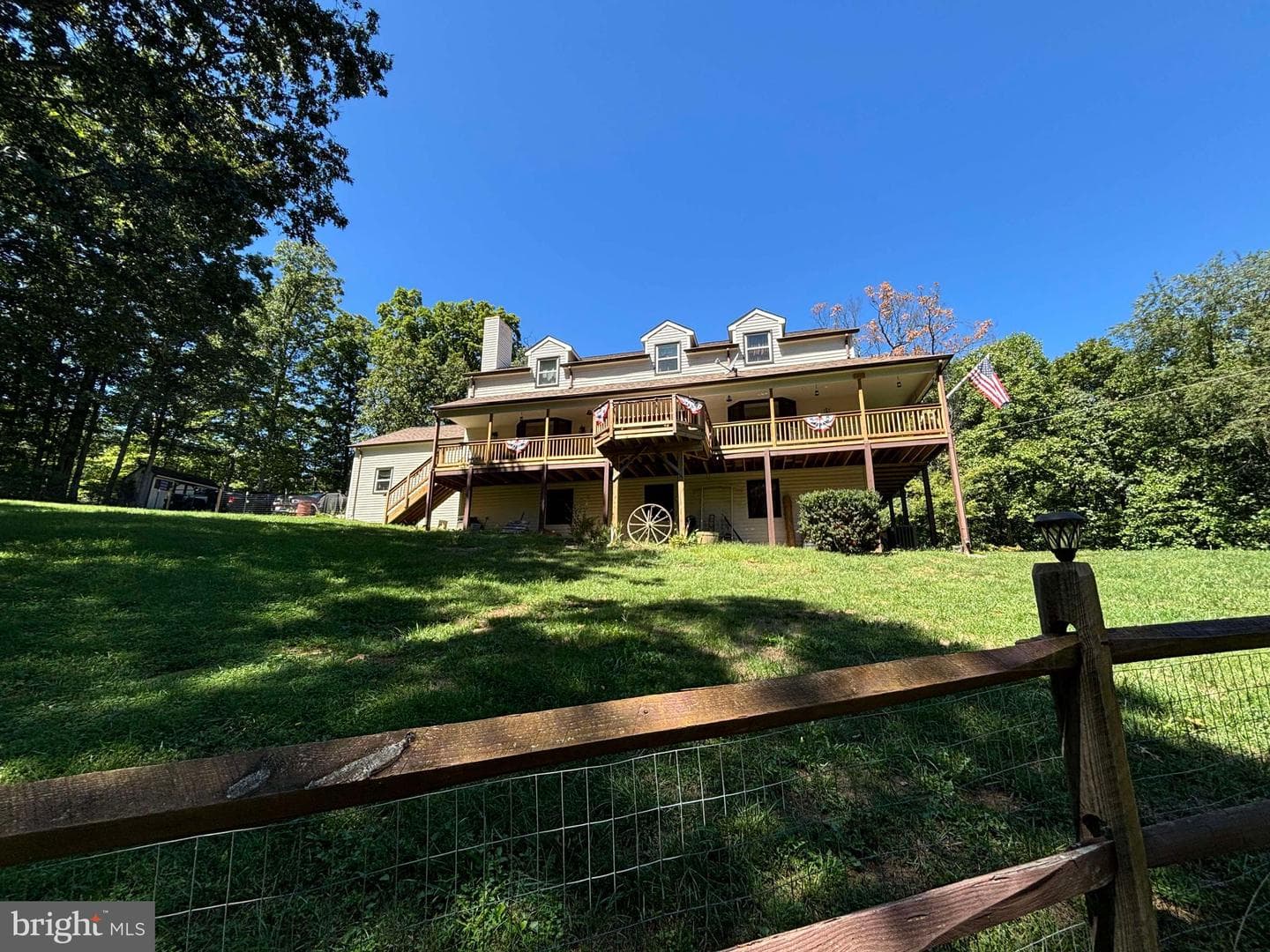 2741 Happy Creek Road photo 2